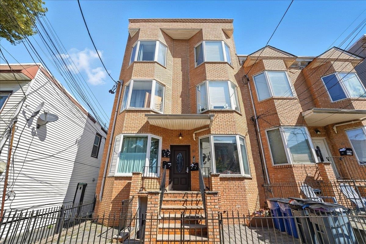 100 LEONARD ST, #3L, Jc, NJ 07307