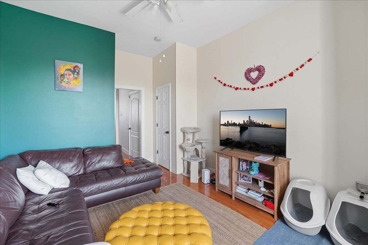 100 LEONARD ST, #3L, Jc, NJ 07307