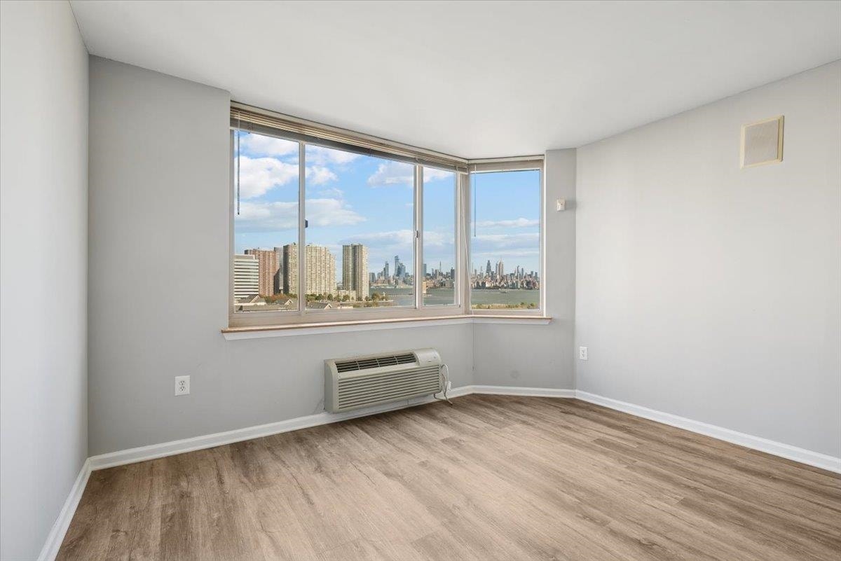 1 2ND ST, #1006, Jc, NJ 07302