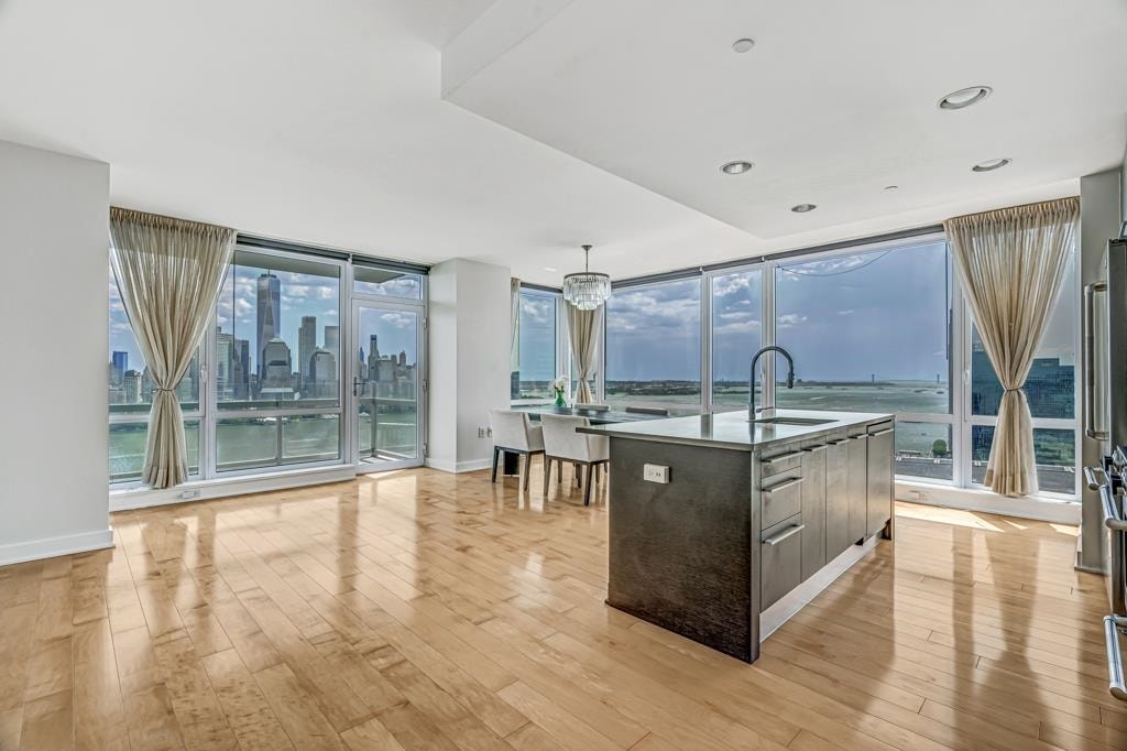 2 2ND ST, #3805, Jc, NJ 07302
