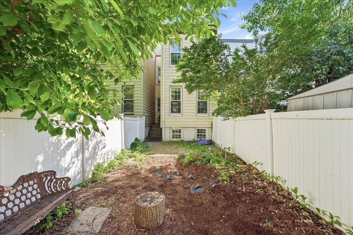 20 FLEET ST, Jc, NJ 07306