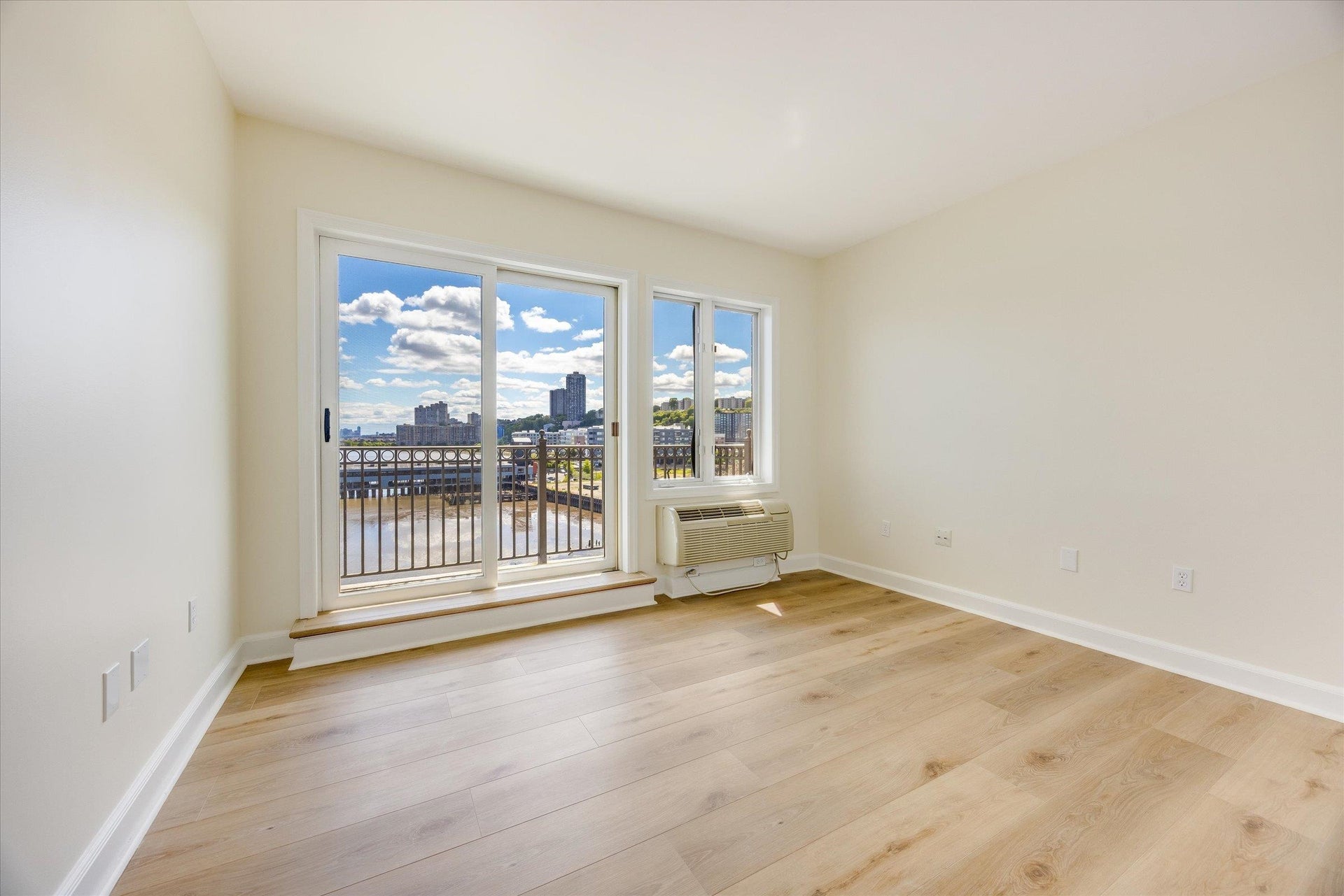 6315 CITY PL, #6315, Edgewater, NJ 07020