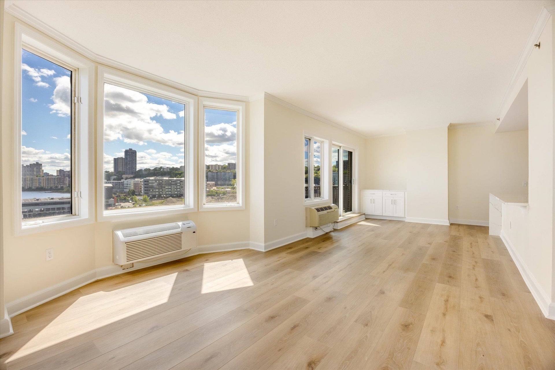 6315 CITY PL, #6315, Edgewater, NJ 07020