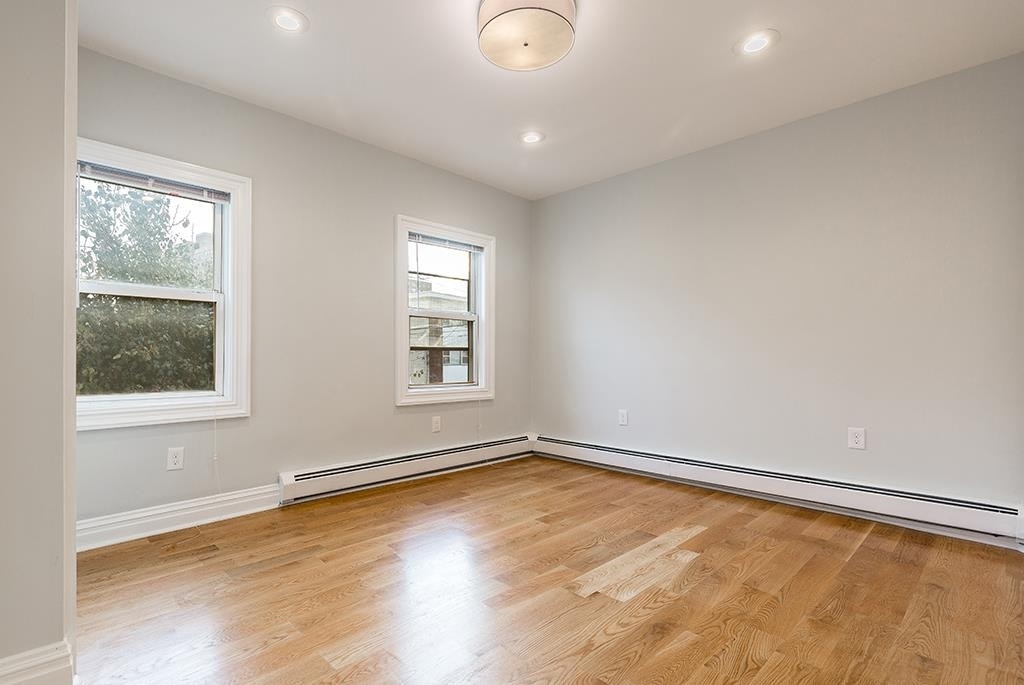 194 HOPKINS AVE, Jc, NJ 07306