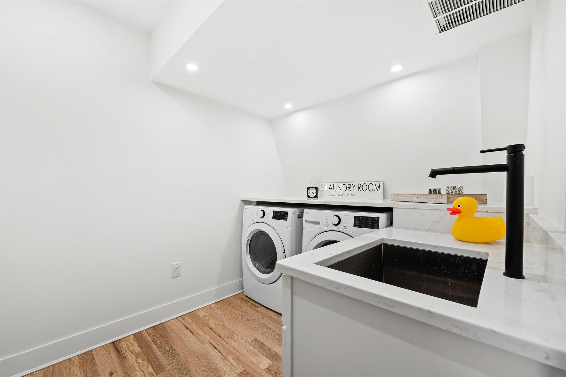 55 RESERVOIR AVE, Jc, NJ 07307