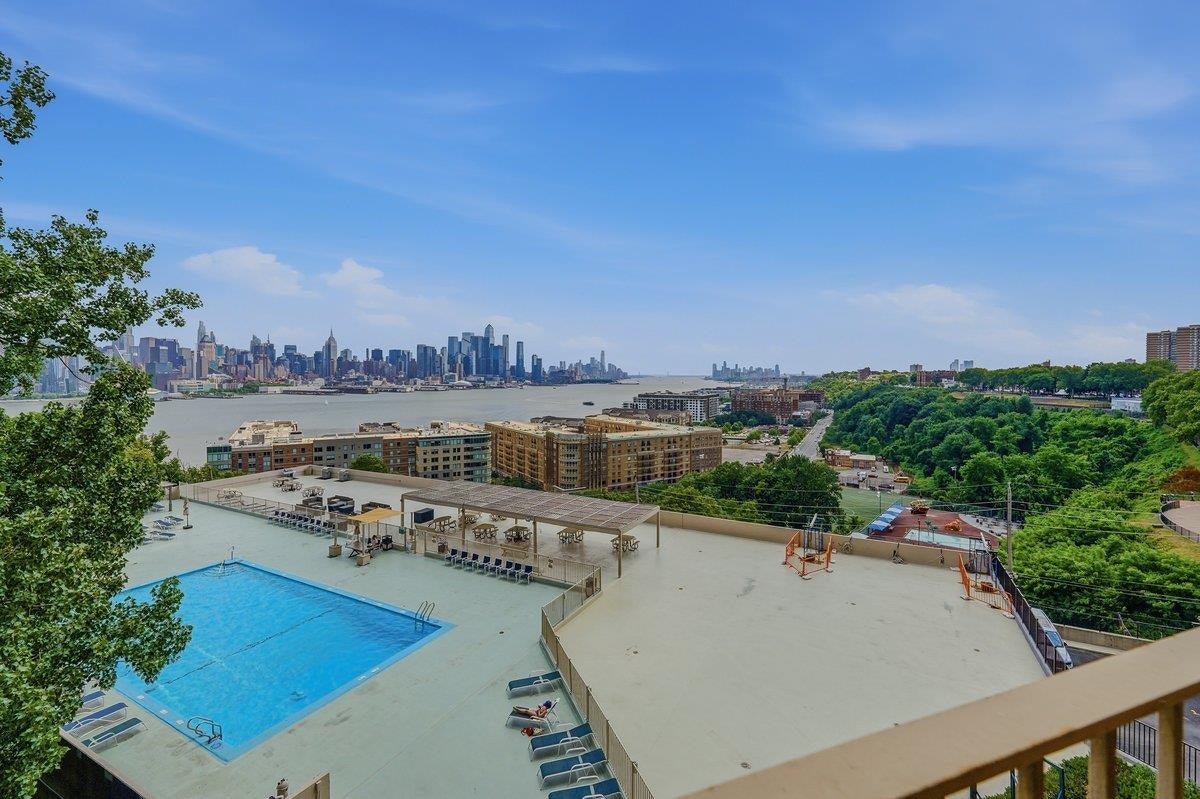 6040 BLVD EAST, #5D, West New York, NJ 07093