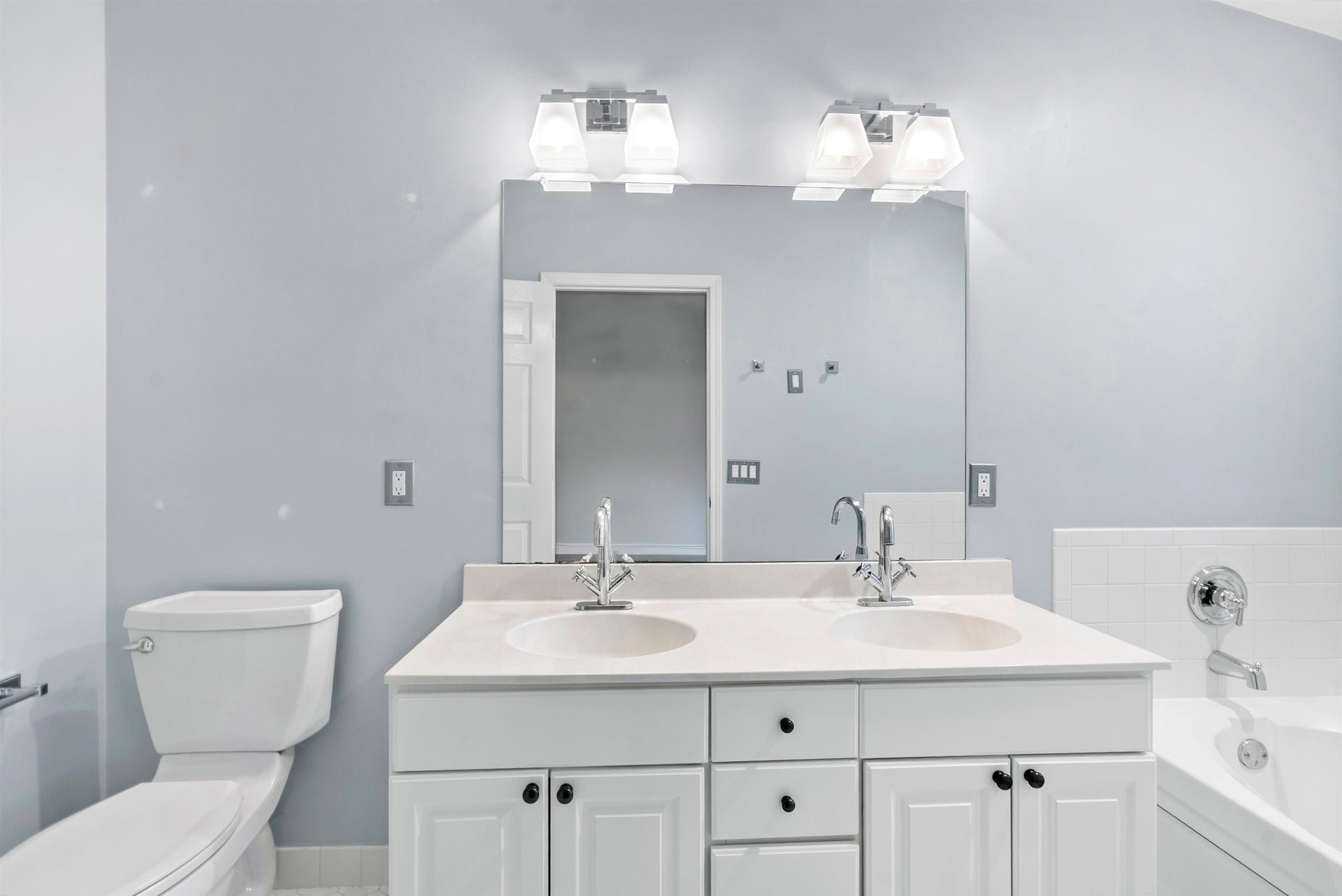 338 OSWEGO CT, West New York, NJ 07093
