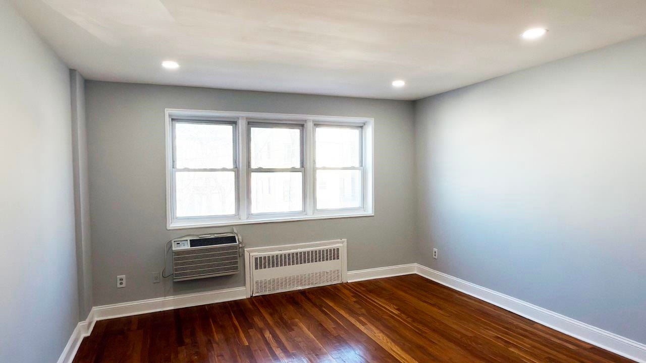 154 BOWERS ST, #2D, Jc, NJ 07307