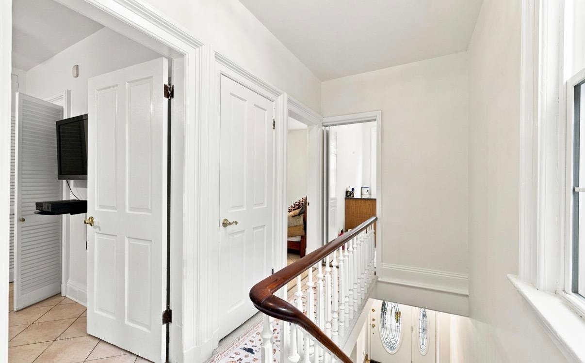 87 SHERMAN PL, Jc, NJ 07307