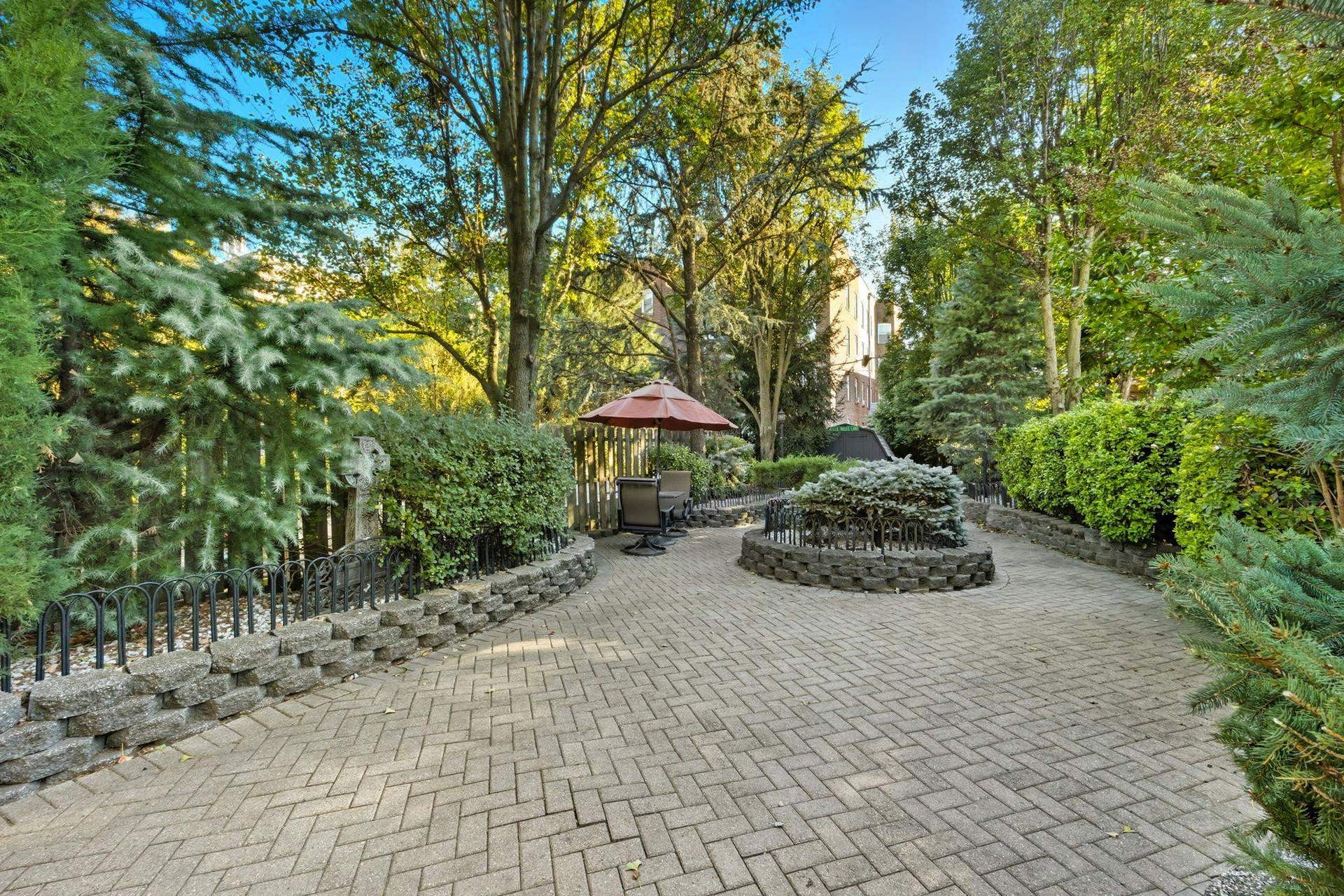 87 SHERMAN PL, Jc, NJ 07307