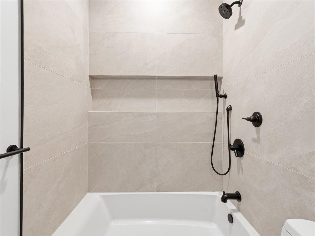 15 MANHATTAN AVE, #201, Jc, NJ 07307