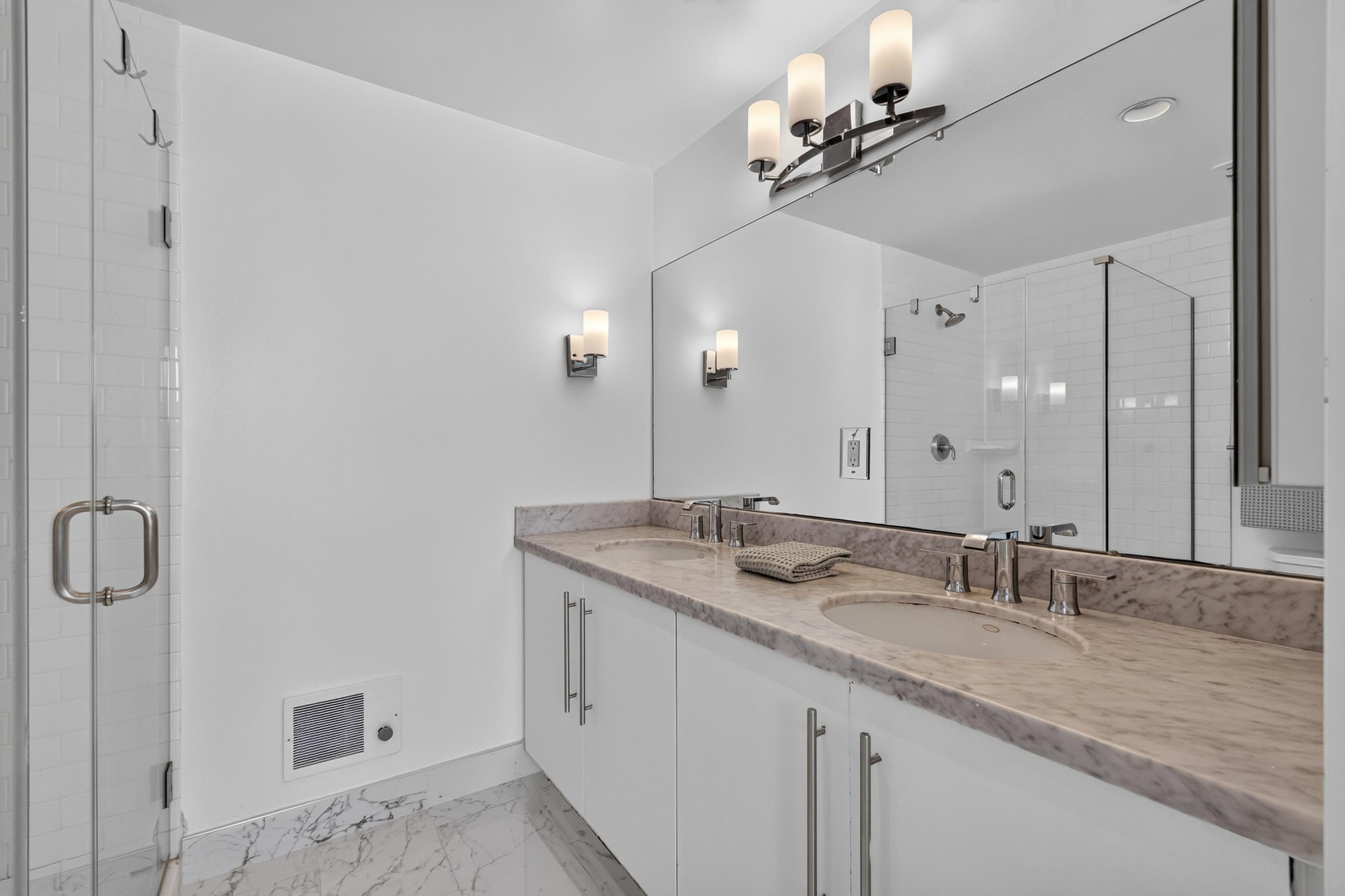 149 ESSEX ST, #6J, Jc, NJ 07302
