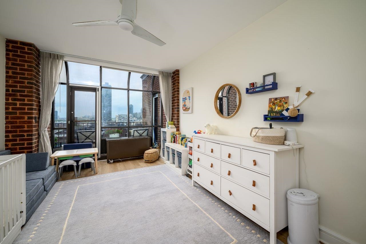 1 GREENE ST, #PH809, Jc, NJ 07302