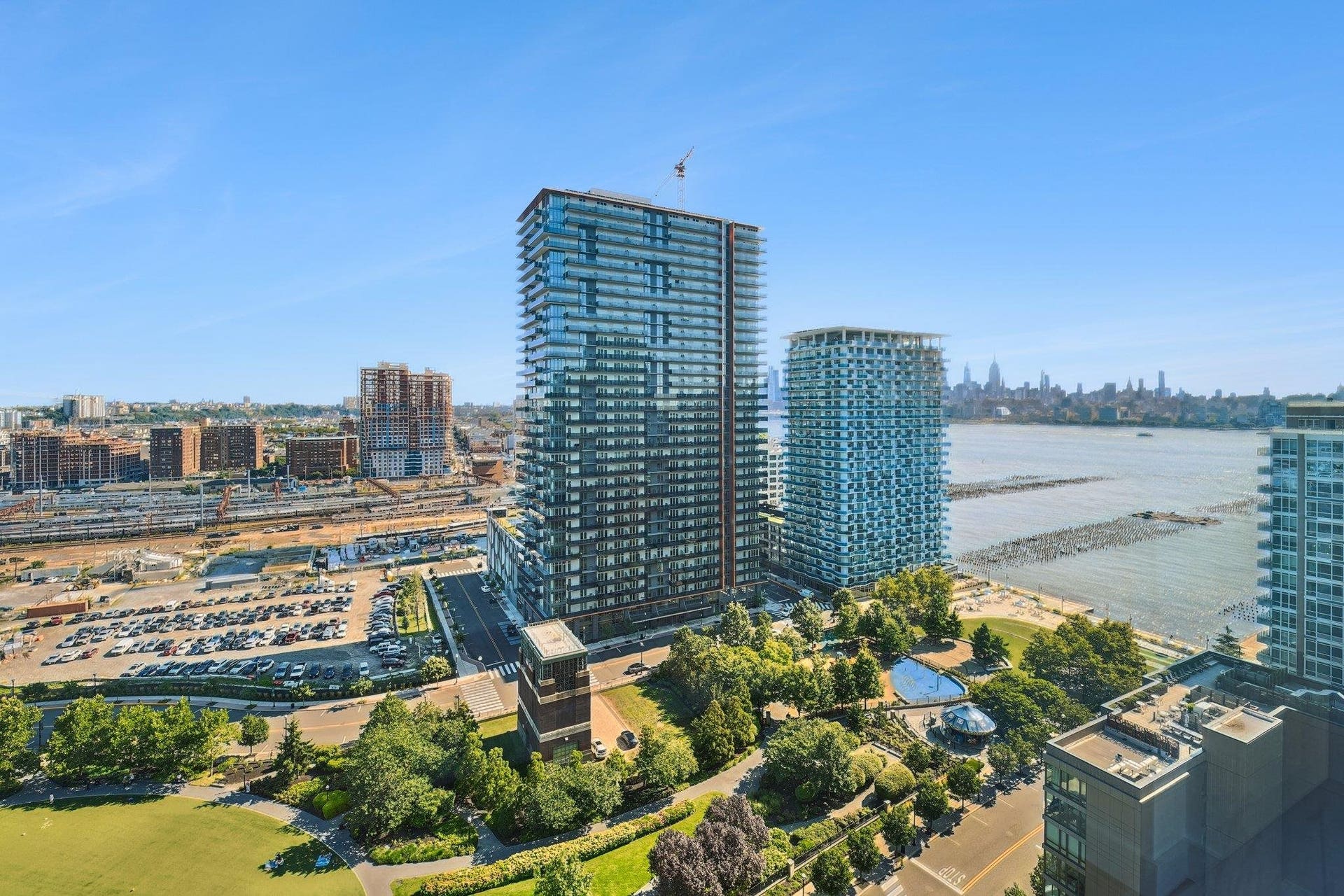 75 PARK LANE SOUTH, #1904, Jc, NJ 07310