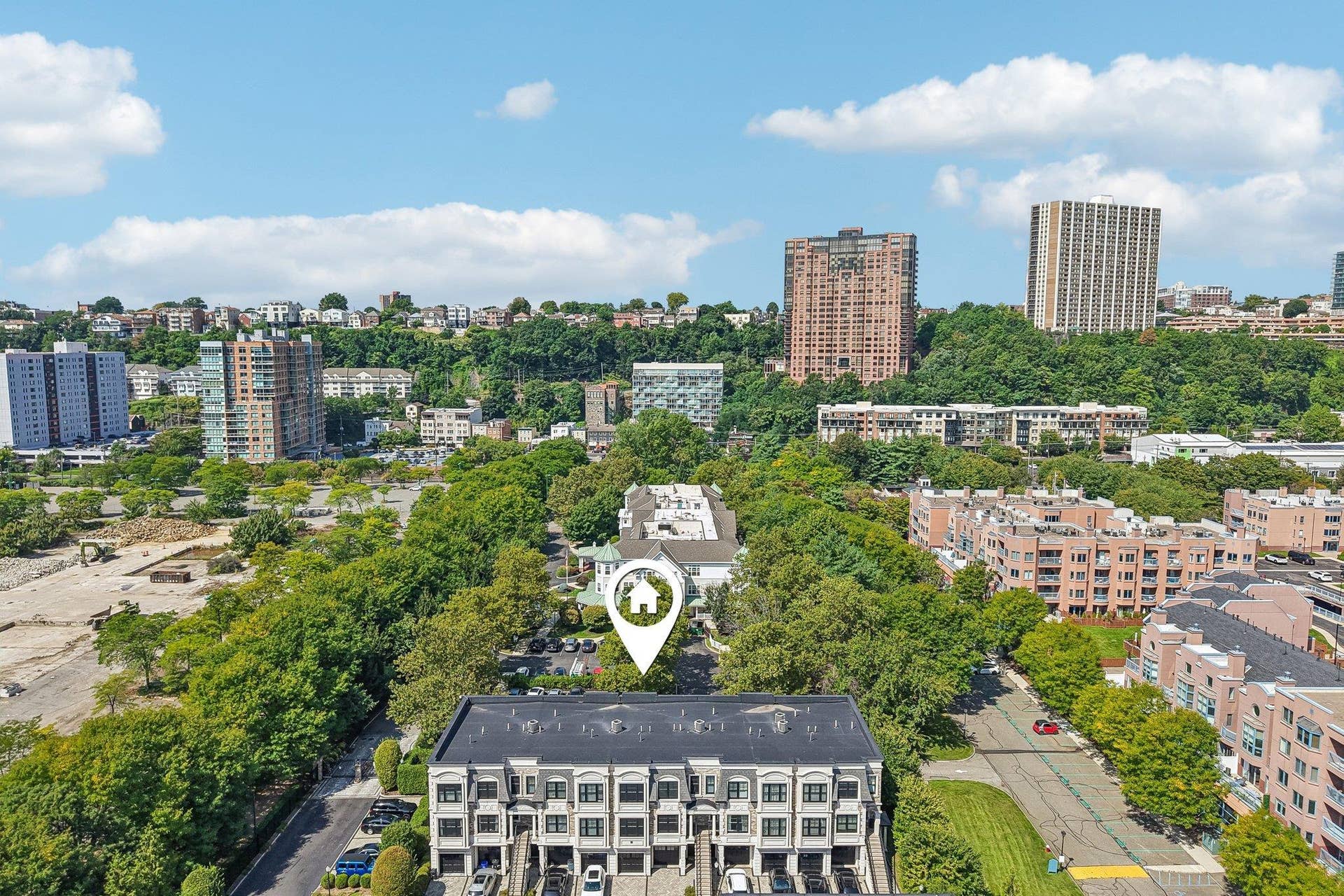 6 MARQUIS COURT, Edgewater, NJ 07020