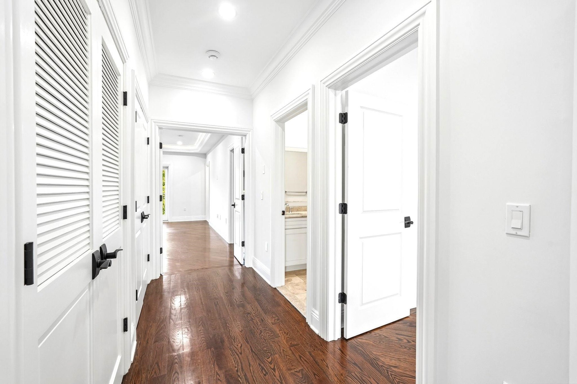 6 MARQUIS COURT, Edgewater, NJ 07020