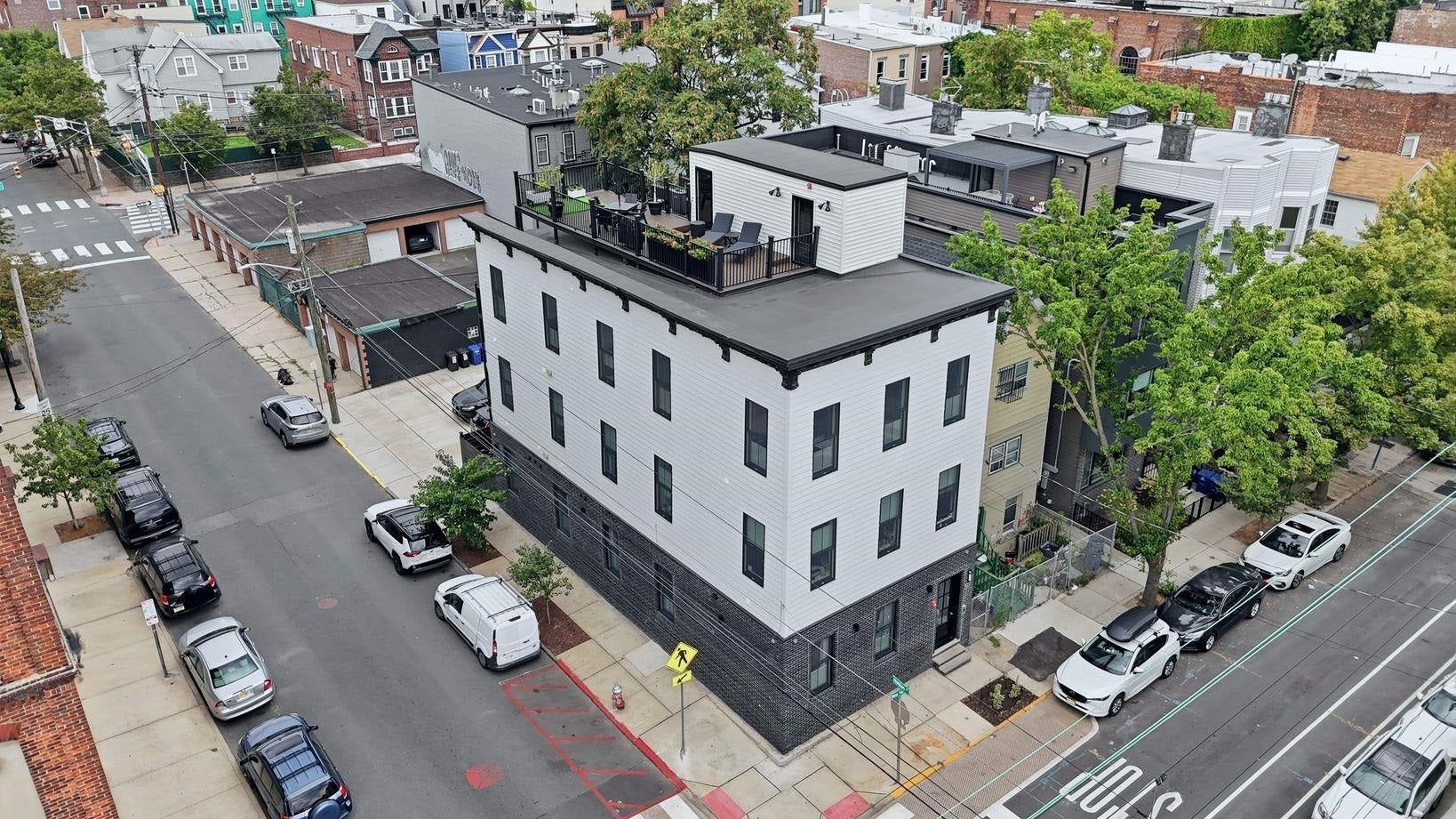 197 NEW YORK AVE, #3, Jc, NJ 07307