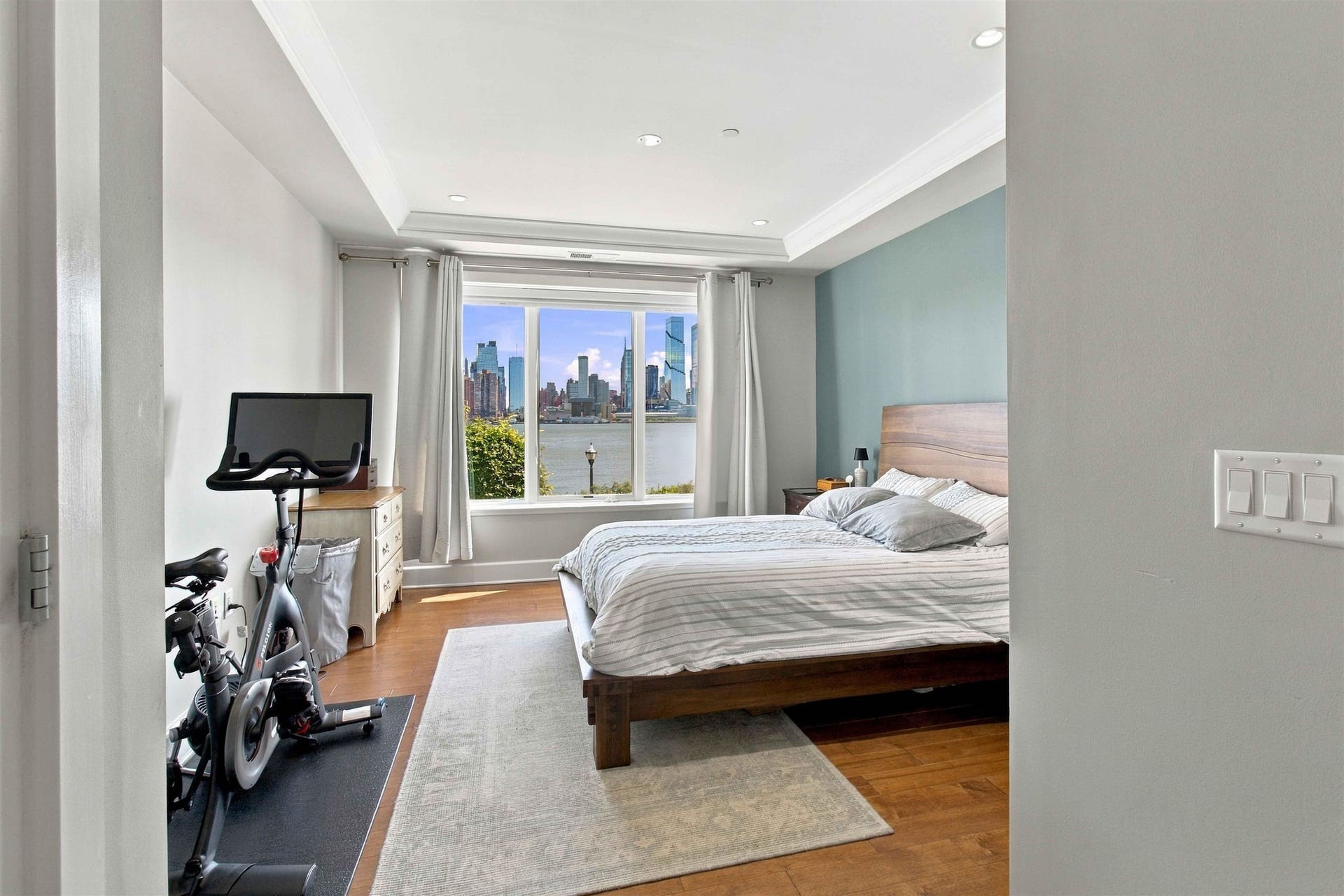 250 HENLEY PL, #207, Weehawken, NJ 07086-1101