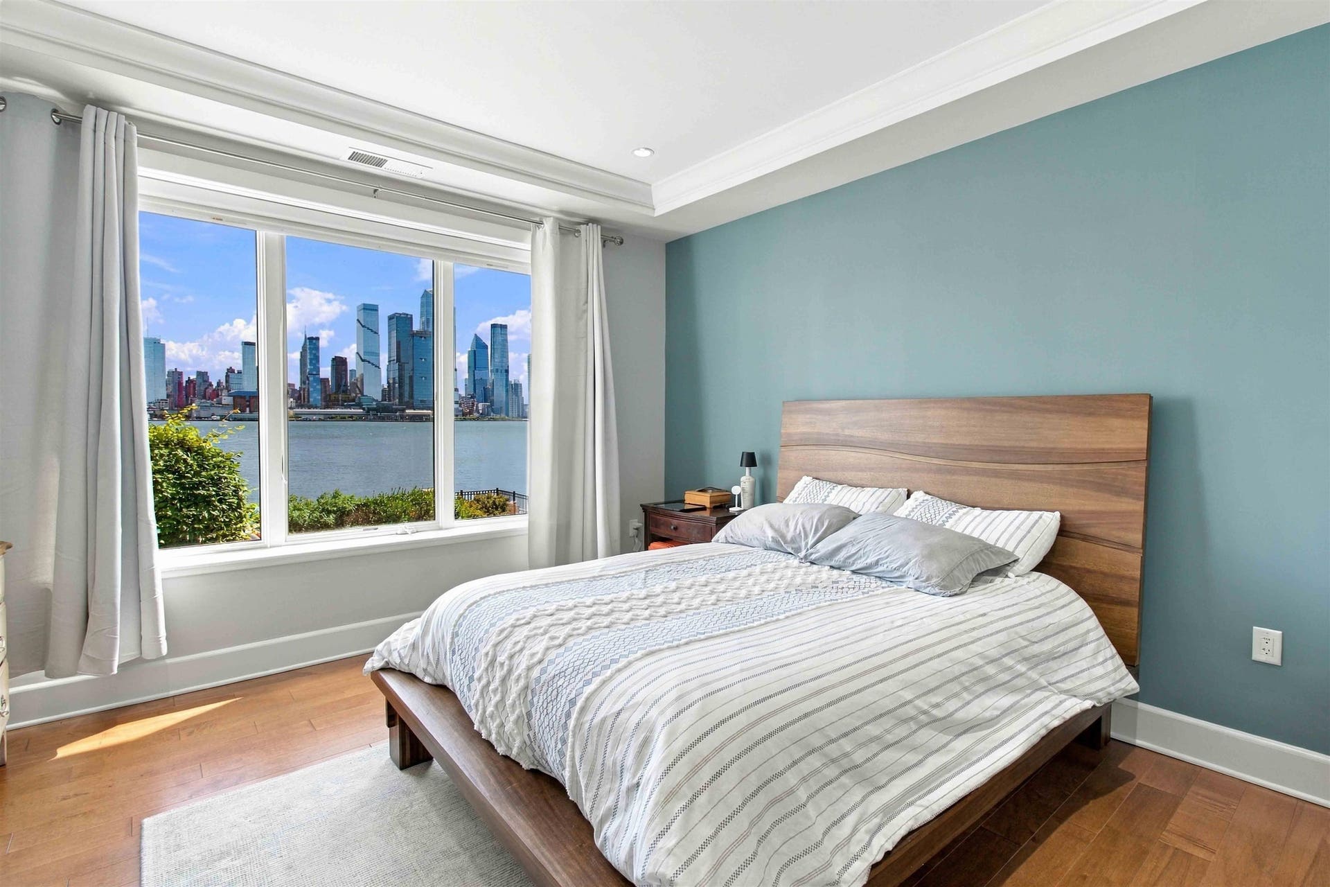 250 HENLEY PL, #207, Weehawken, NJ 07086-1101