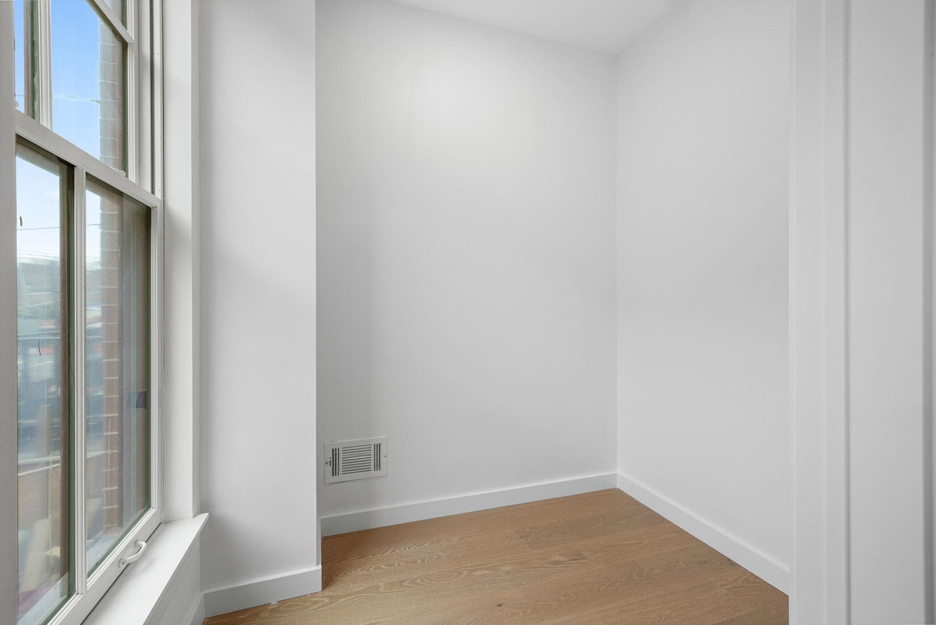 318 BARROW ST, #1, Jc, NJ 07302