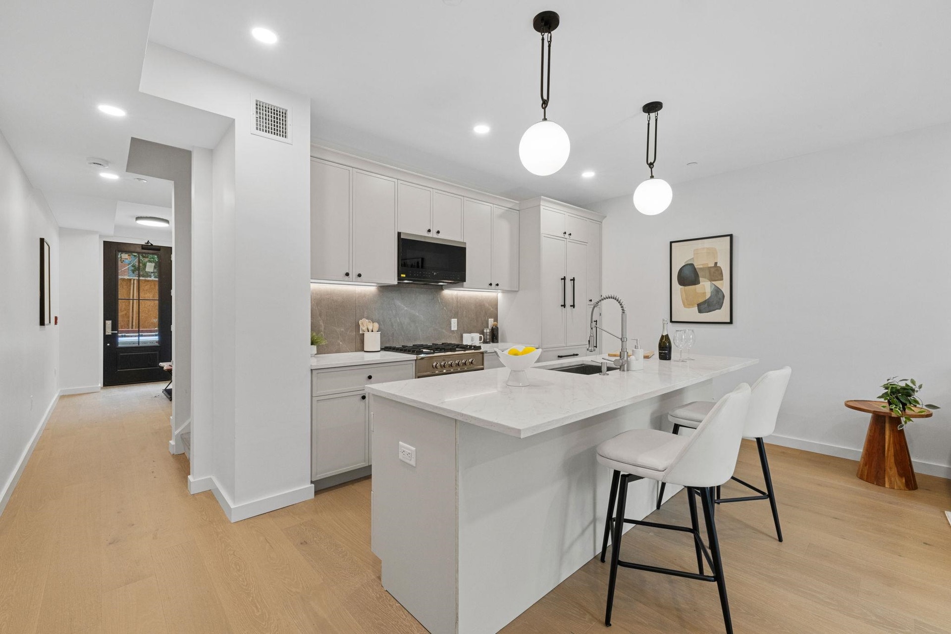 318 BARROW ST, #1, Jc, NJ 07302