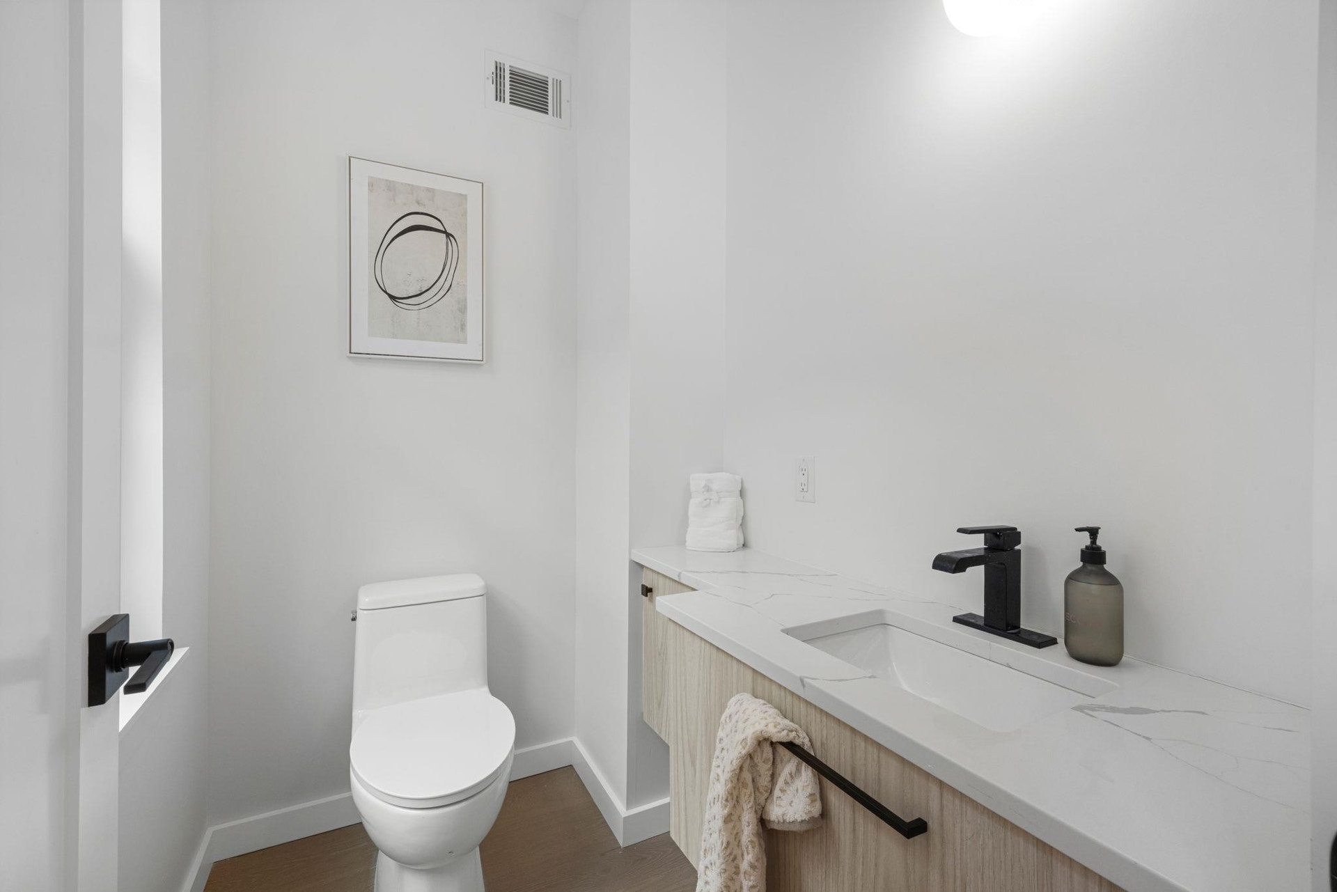 318 BARROW ST, #1, Jc, NJ 07302