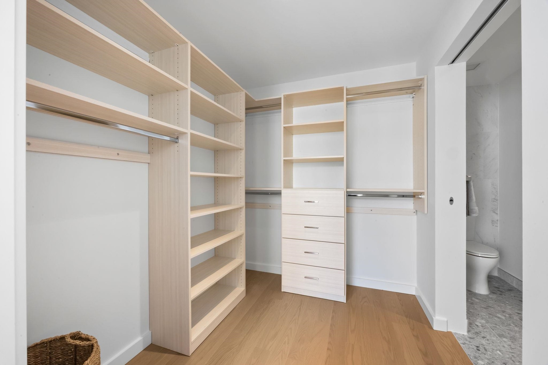 387 8TH ST, #8Z, Jc, NJ 07302