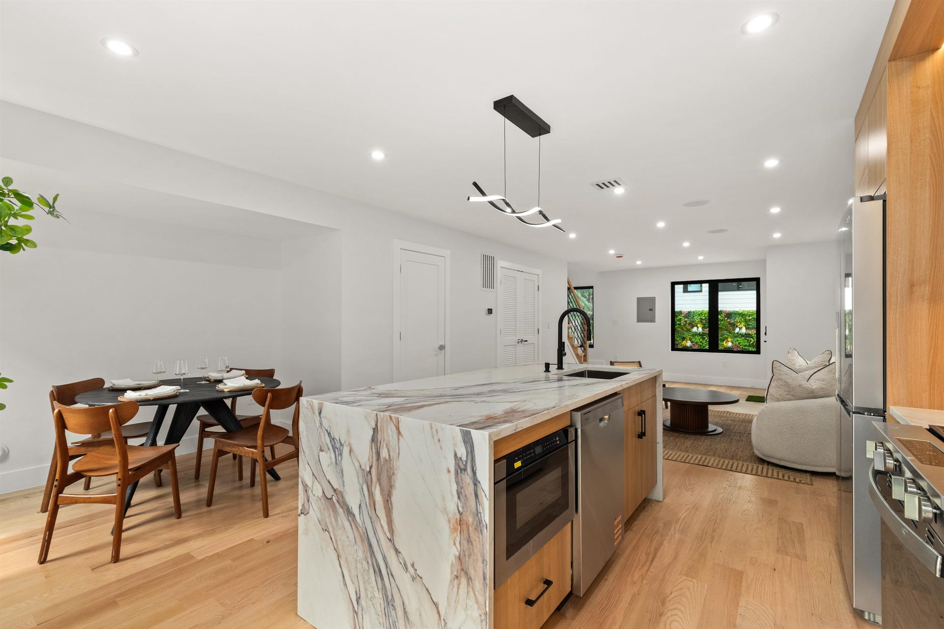 85 SHERMAN PL, Jc, NJ 07307