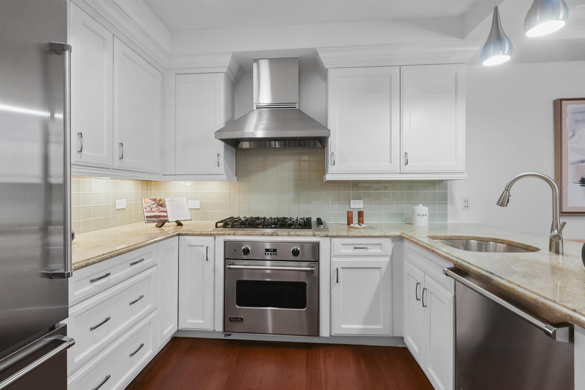 22 OXFORD LANDING, Weehawken, NJ 07086