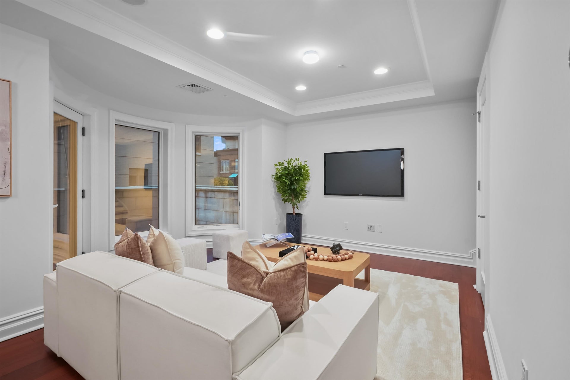 22 OXFORD LANDING, Weehawken, NJ 07086