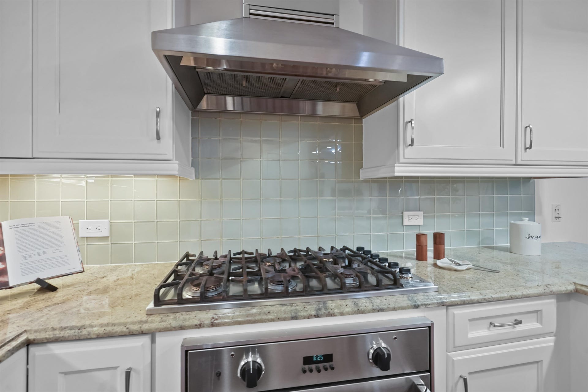 22 OXFORD LANDING, Weehawken, NJ 07086