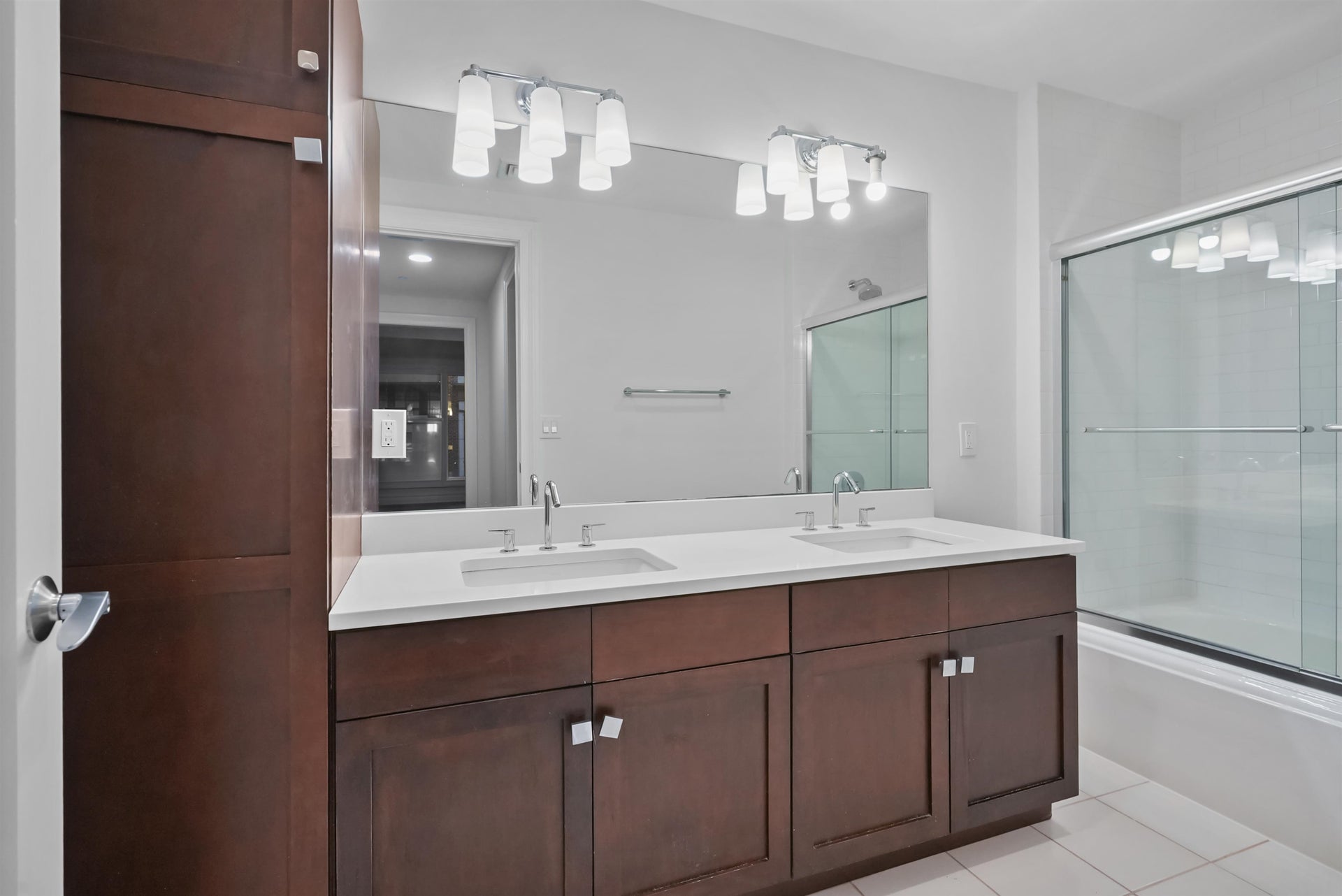 22 OXFORD LANDING, Weehawken, NJ 07086