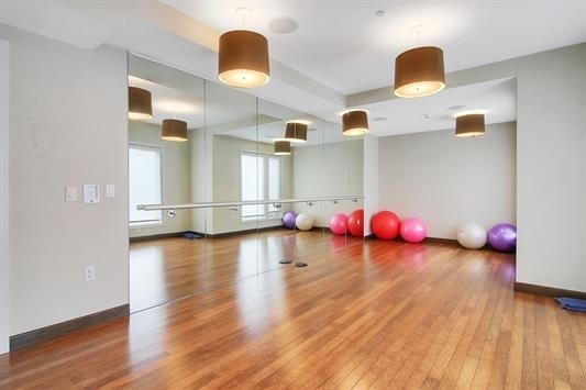 22 OXFORD LANDING, Weehawken, NJ 07086