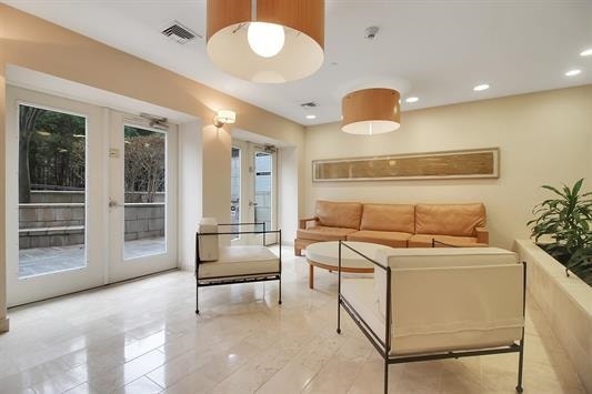 22 OXFORD LANDING, Weehawken, NJ 07086