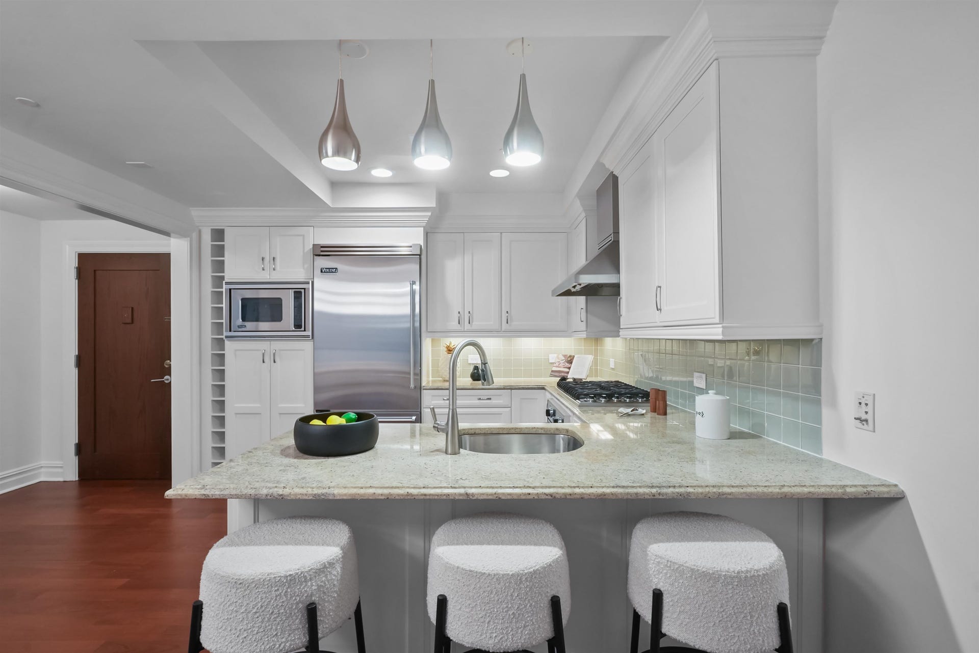 22 OXFORD LANDING, Weehawken, NJ 07086