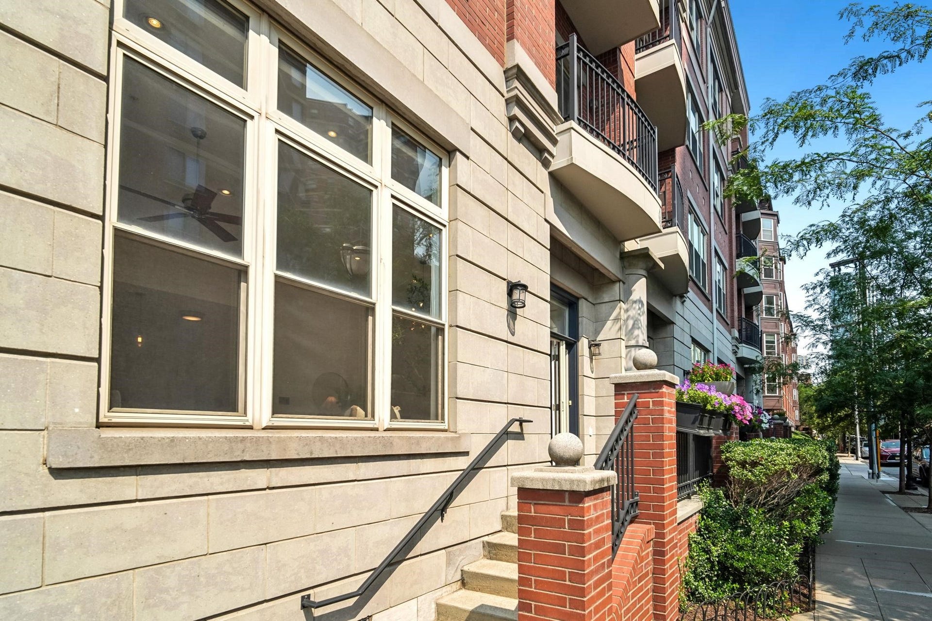 15 WARREN ST, #TH104, Jc, NJ 07302