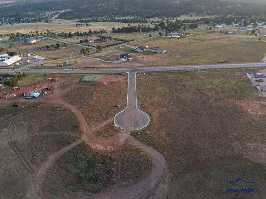 6382 HEATHER LN, Summerset, SD 57718