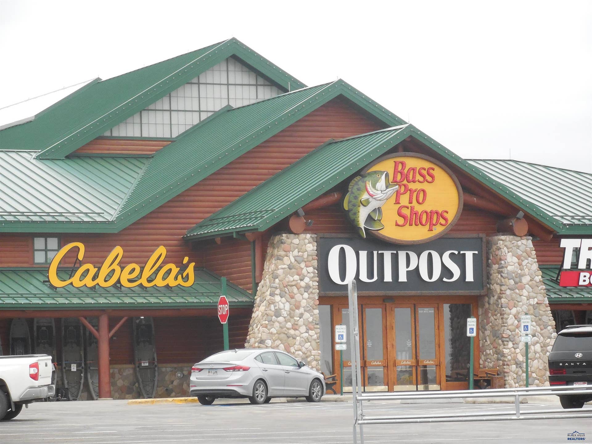 3241 E MALL DR, Rapid City, SD 57701