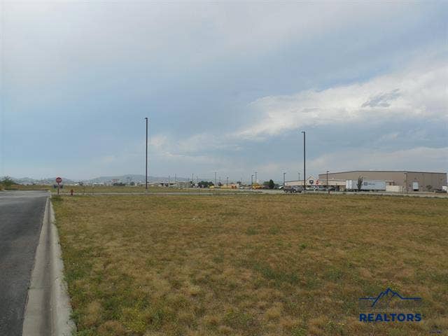 3241 E MALL DR, Rapid City, SD 57701