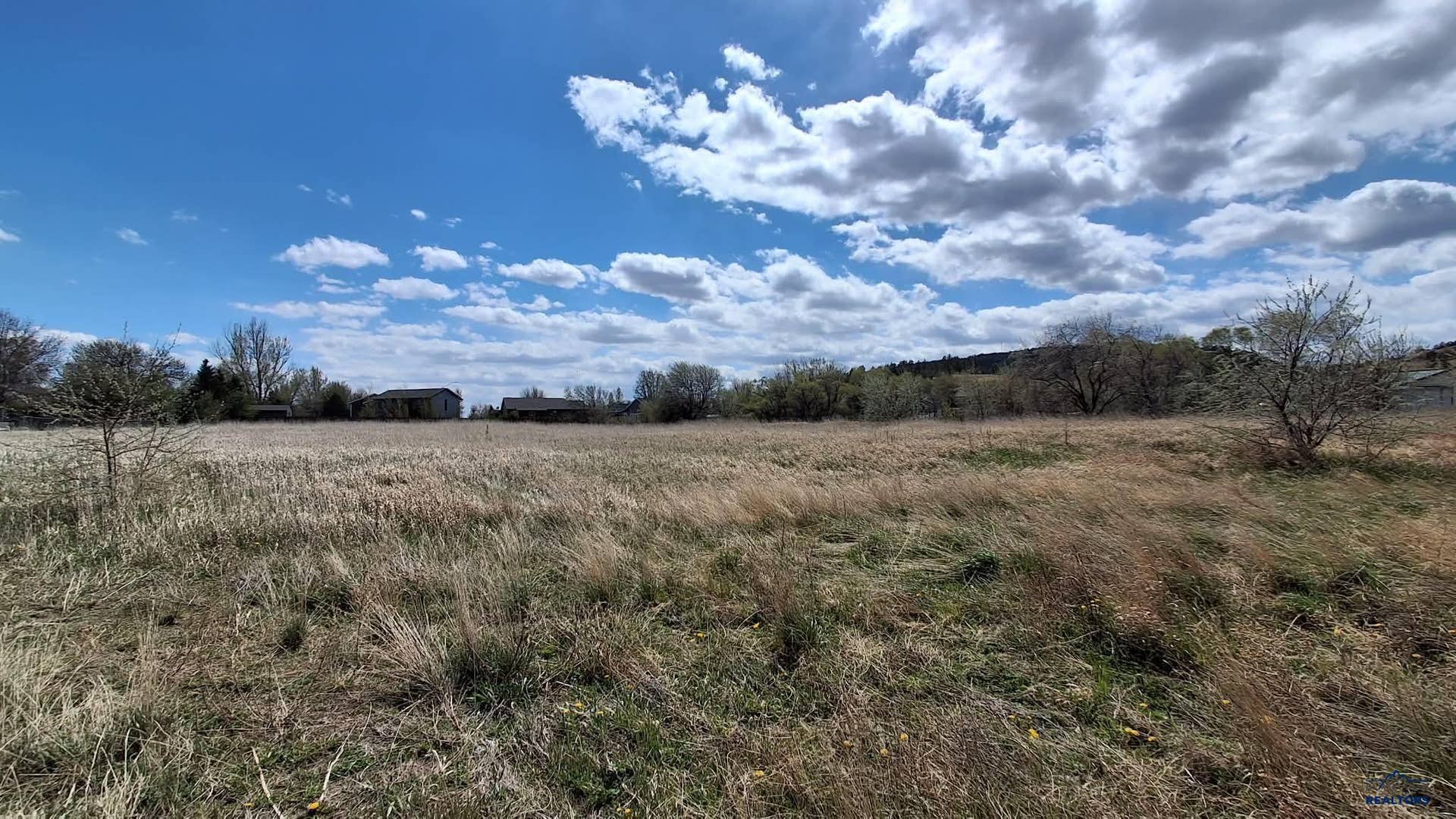 815 W COUNTRY RD, Rapid City, SD 57701