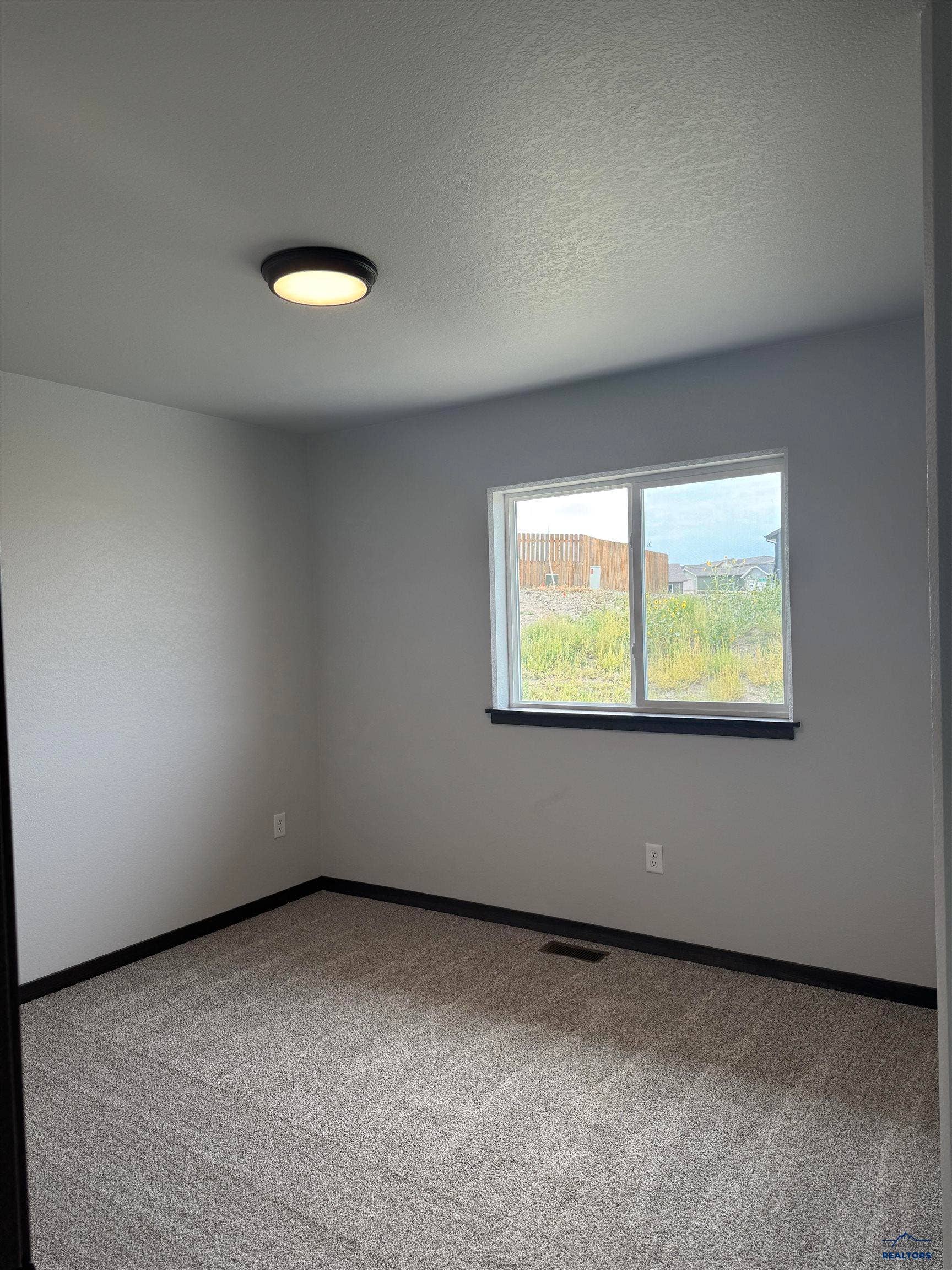 855 COUNTRY RD WEST, Rapid City, SD 57701