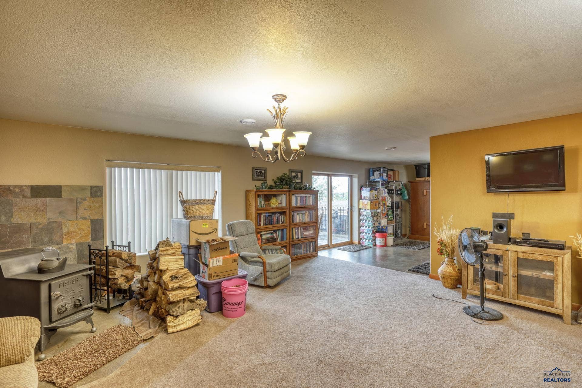 22318 LUCKY LN, Rapid City, SD 57701