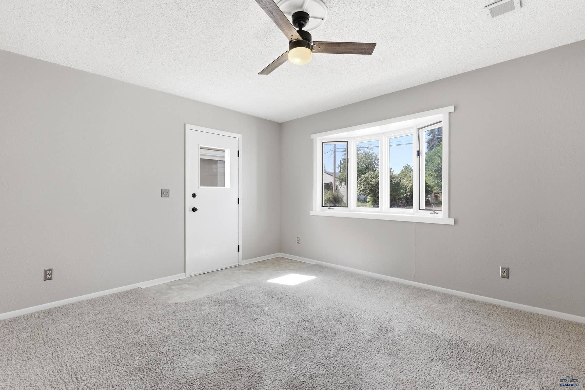 320 BASHAM RD, Rapid City, SD 57702