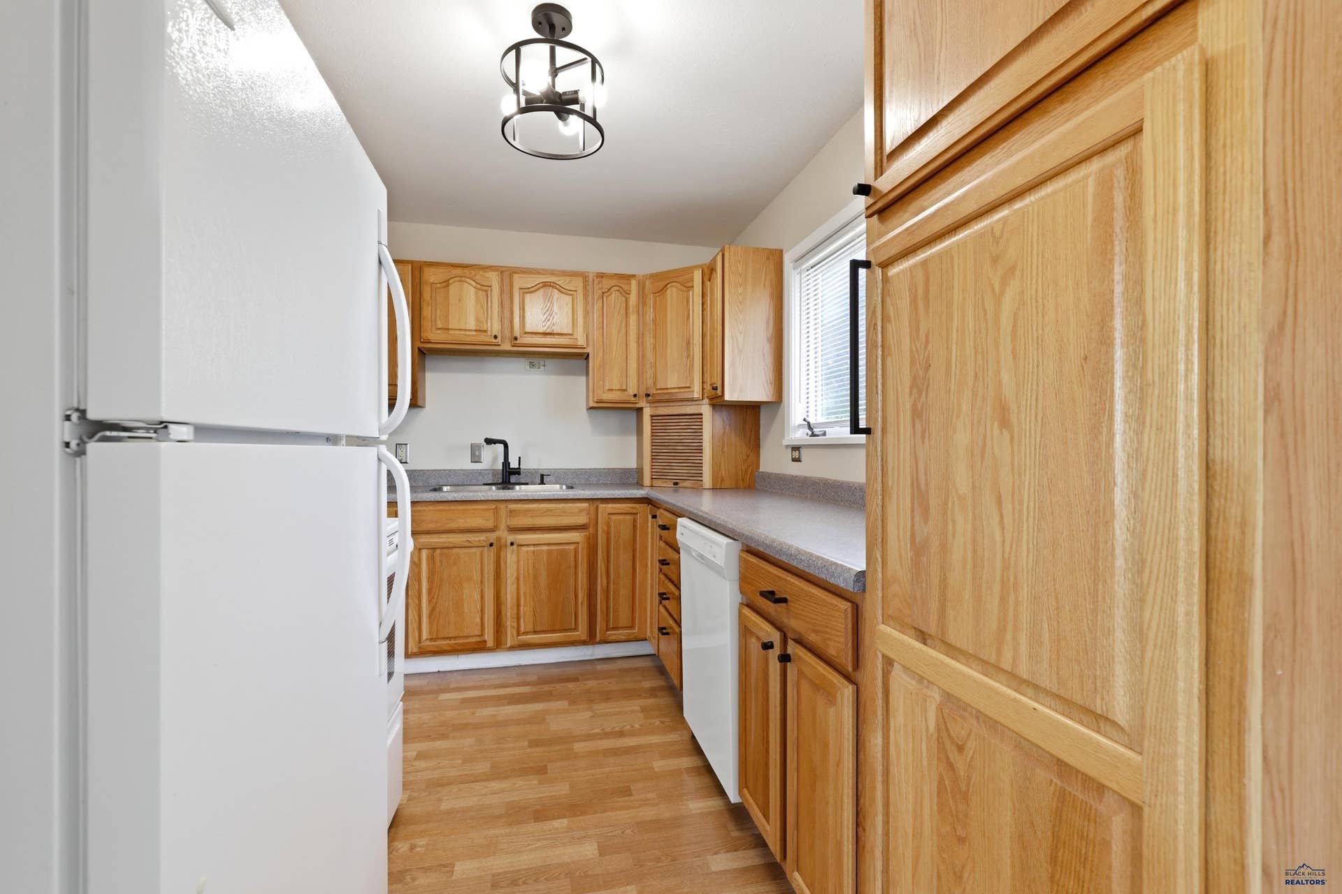 320 BASHAM RD, Rapid City, SD 57702