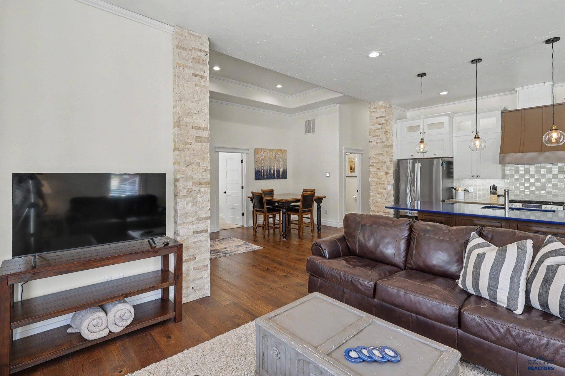 21 CHARLES, Deadwood, SD 57732