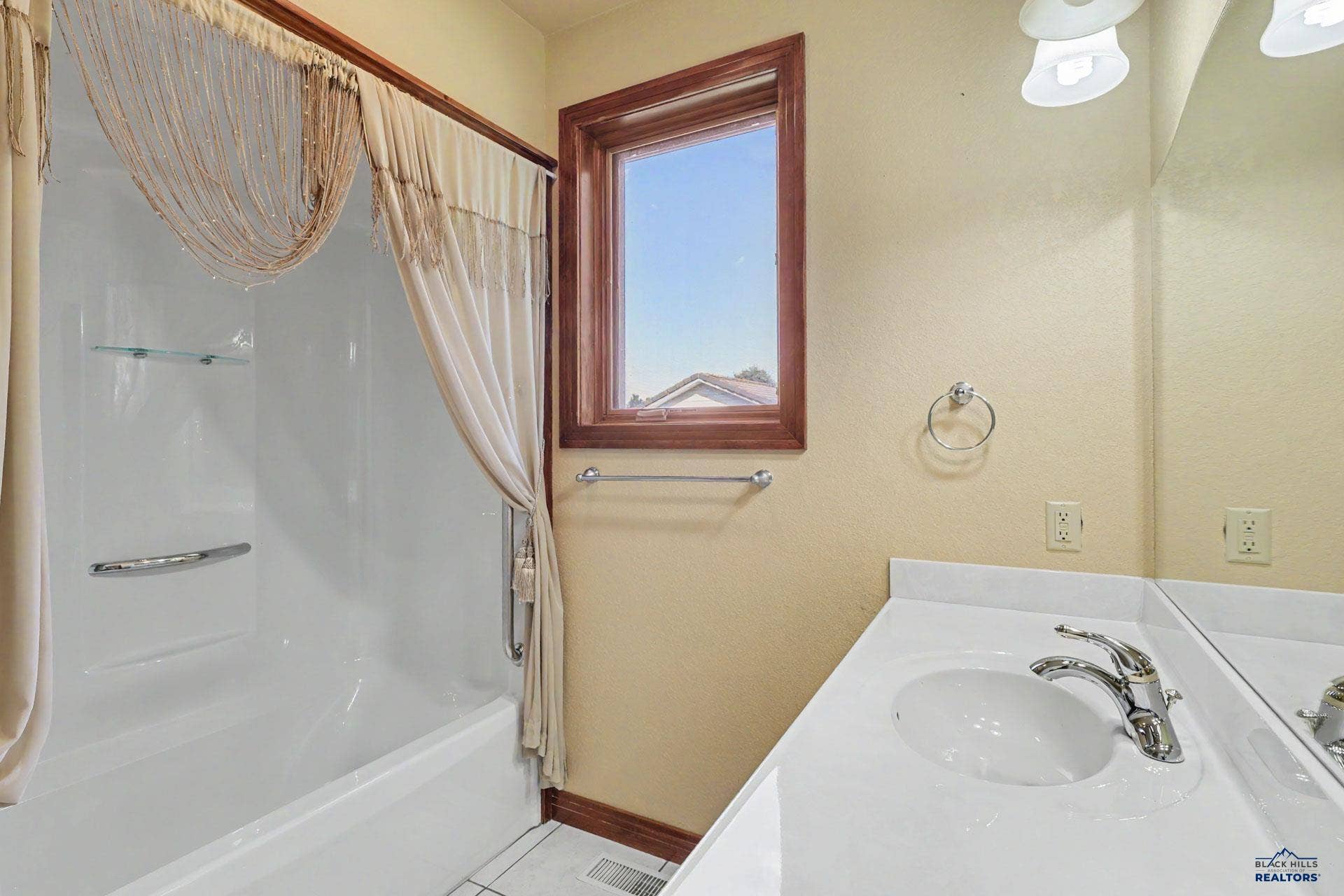 4120 AUGUSTA DR, Rapid City, SD 57701