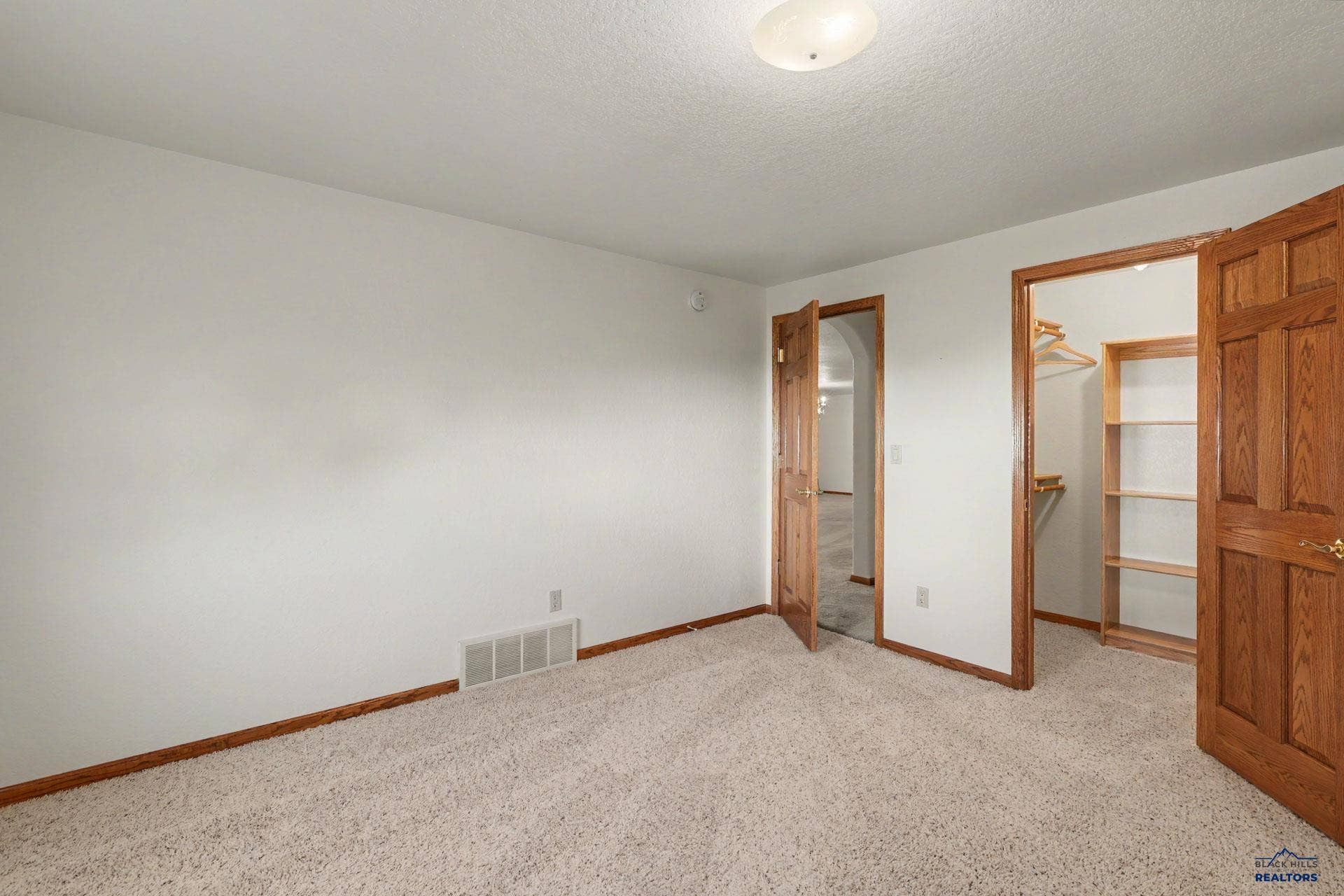 4120 AUGUSTA DR, Rapid City, SD 57701