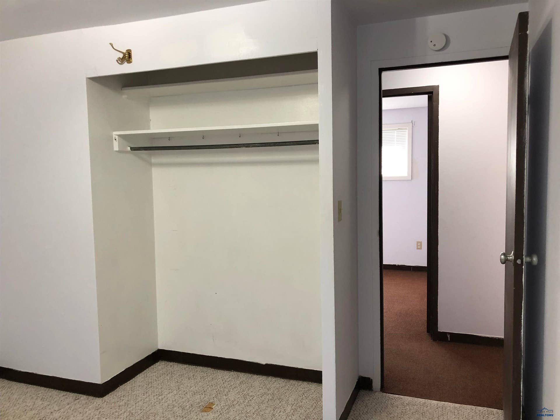 118 E SIGNAL DR, Rapid City, SD 57701