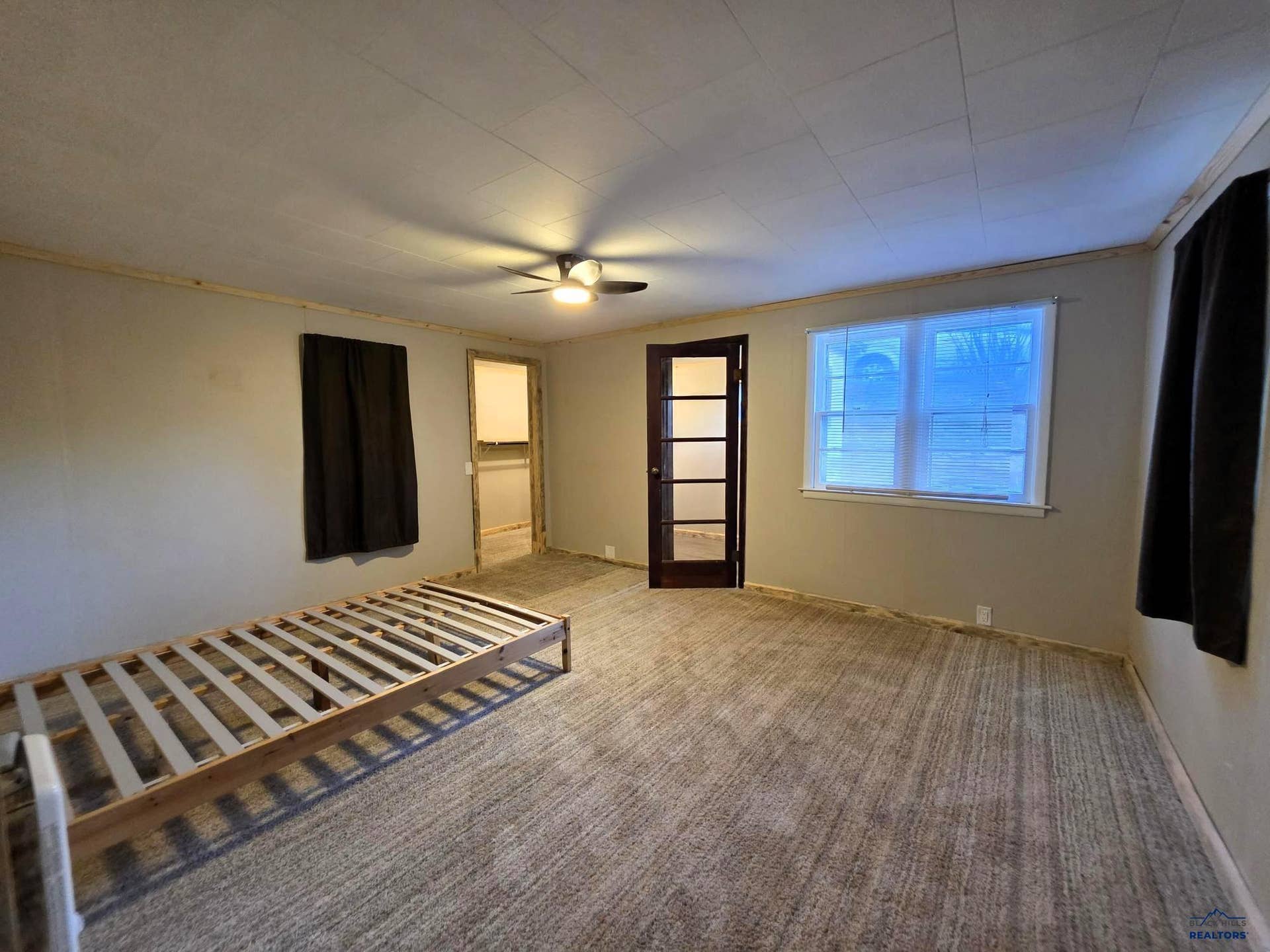 2317 WILSON AVE, Hot Springs, SD 57747