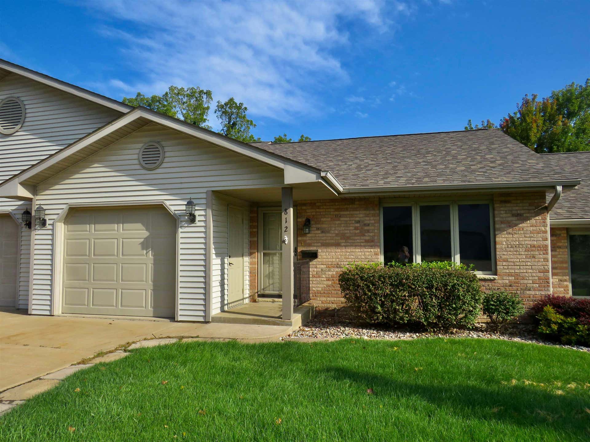 812 Shadow Bluff Drive, Galena, IL 61036